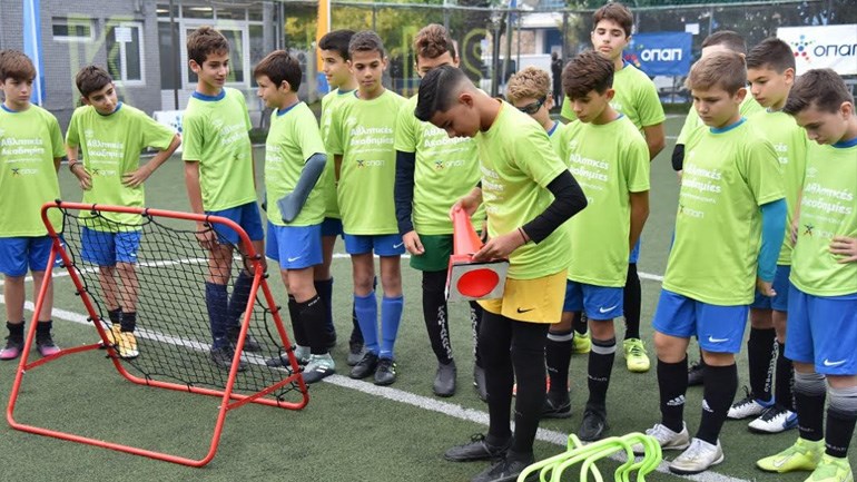  Τα παιδιά των Αθλητικών Ακαδημιών ΟΠΑΠ προπονούνται με τον νέο εξοπλισμό
